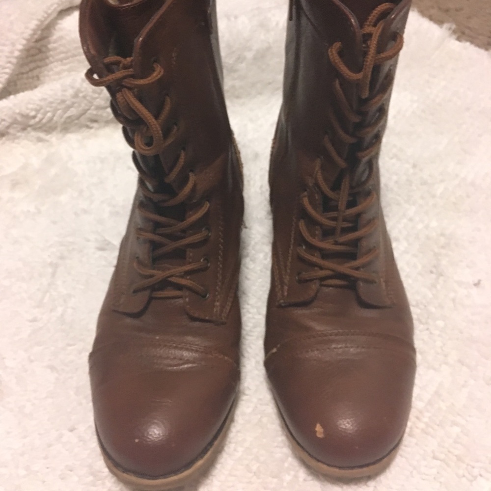 Zip up short boots
